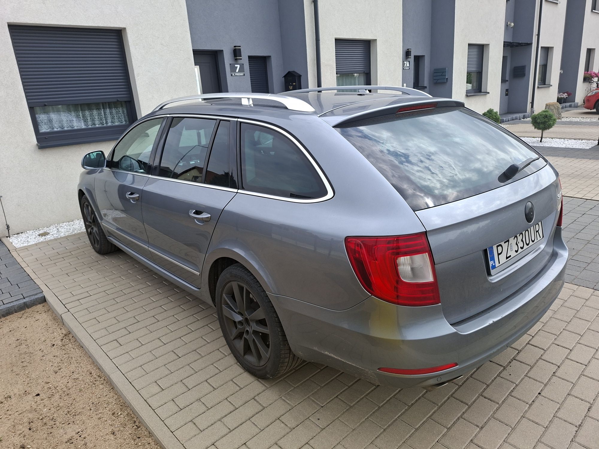 SKODA Superb 2012r