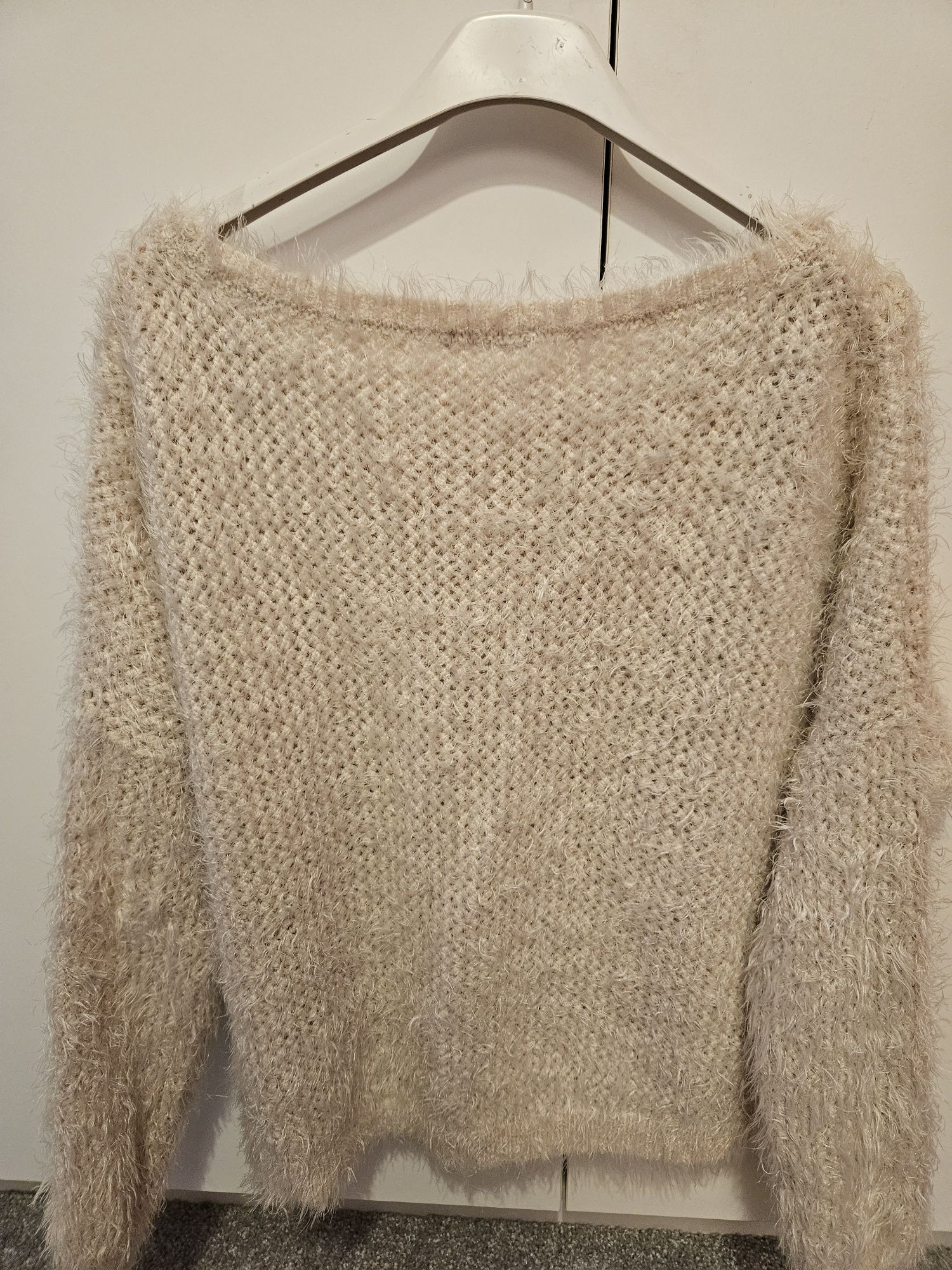 Sweter z włoskiem Orsay S