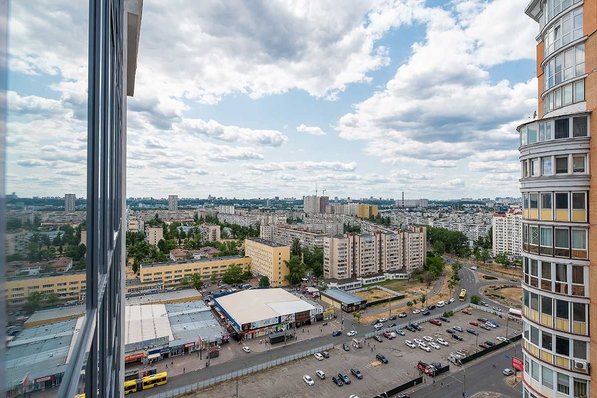 Апартаменти на Оболоні 18 поверх.  Smart Plaza Obolon.  Смарт Плаза