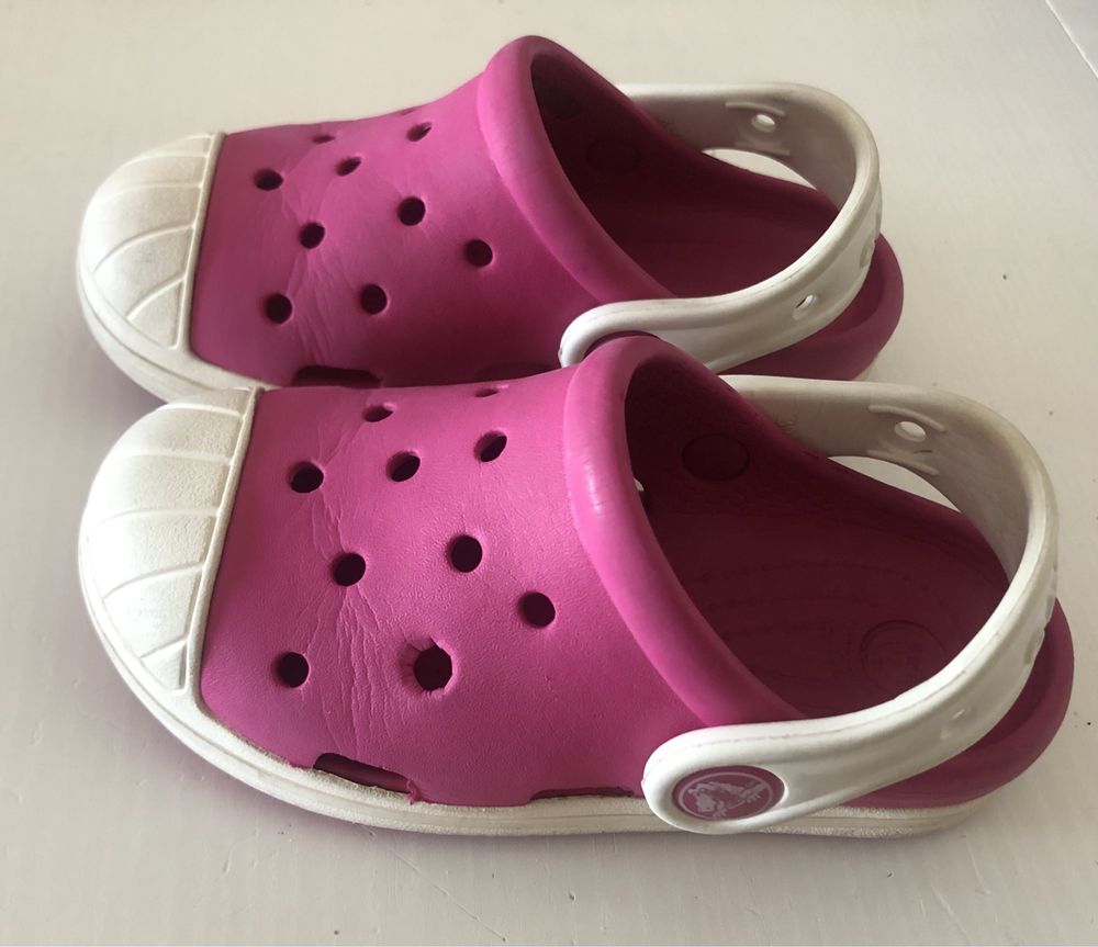 Crocs rosa e branco C8