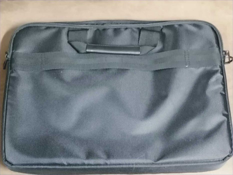 OKAZJA! Zestaw torba na laptopa 15" Acer z dodatkami