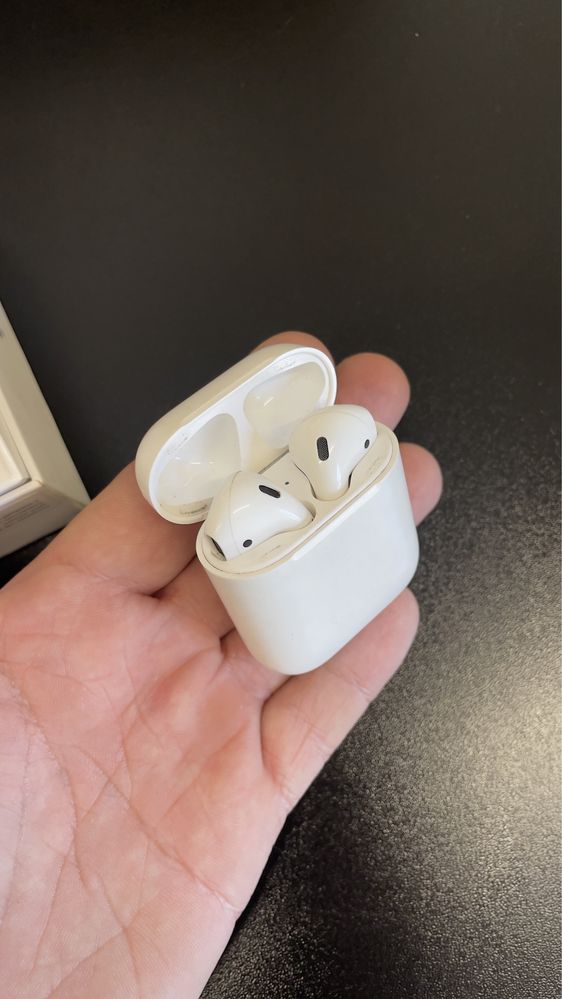 AirPods 2 вживані стан хороший