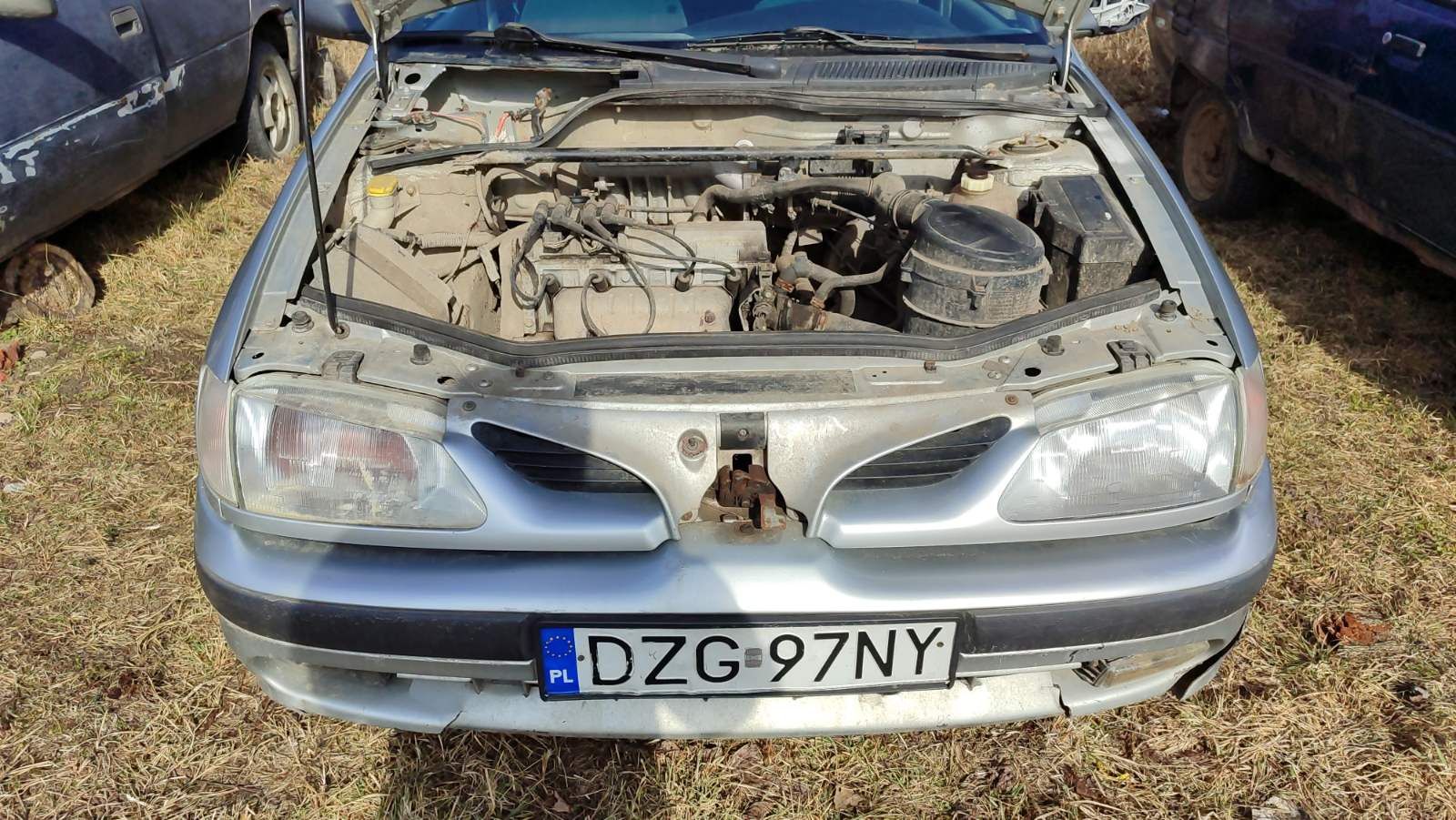 Капот Рено Меган 1, 1.6 весь перед Renault Megan 1 фари
