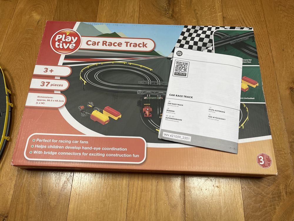 Tor wyscigi samochodowe Cat tace track Playtive
