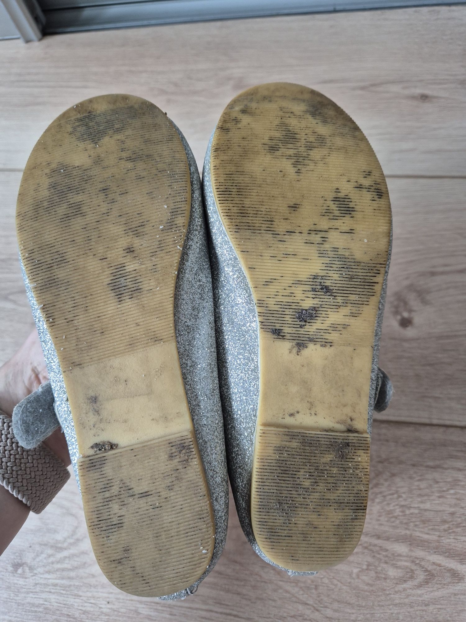 Balerinki baleriny brokatowe srebrne H&M 33 używane