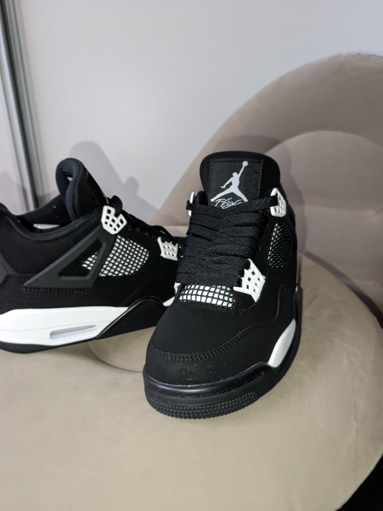 Jordan 4 White Thunder