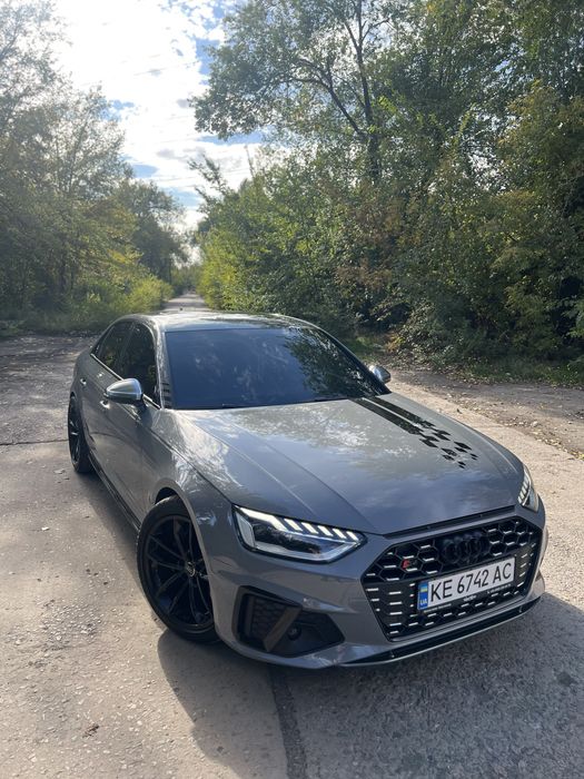 Продам/обме Audi S4 b9