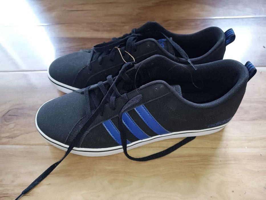 Кроссовки adidas новые оригинал по стельке 30.5 см