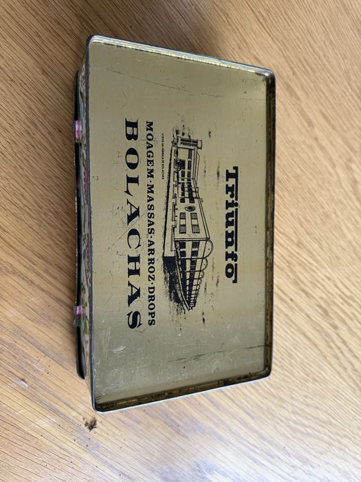 Caixa de bolachas marca “Triunfo” - Fábrica Favorita