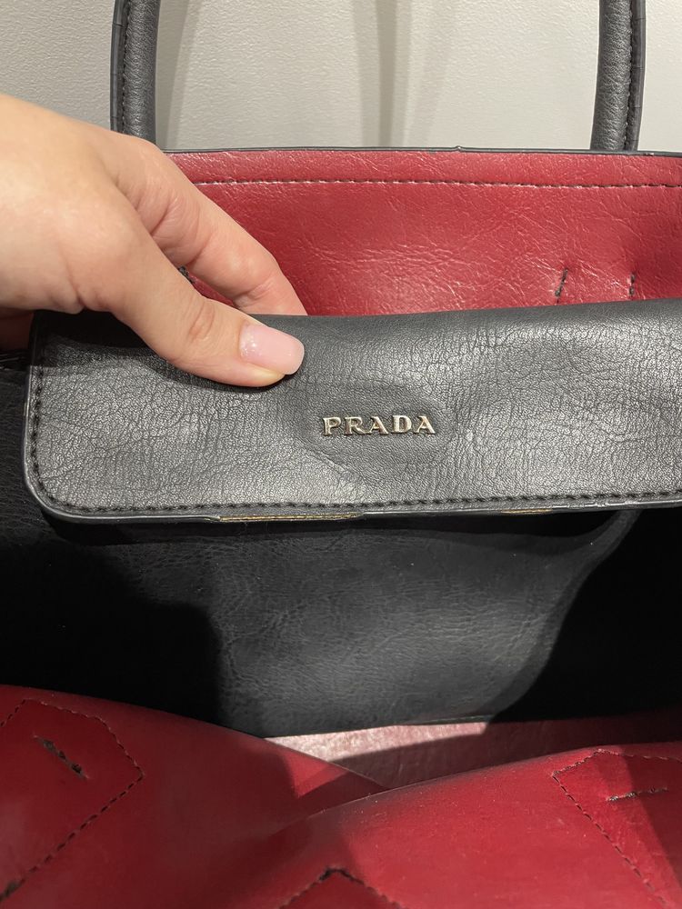 Сумка Prada