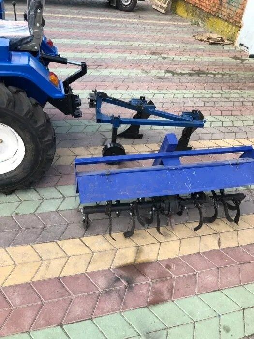 Минитрактор Зубр Т-25, + Фреза и плуг