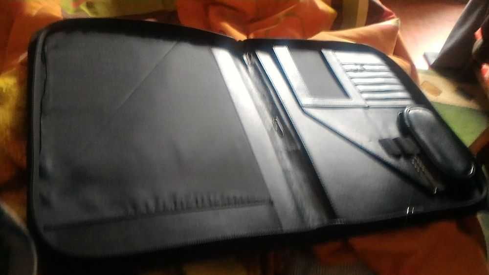 Pasta arquivadora em pele
Excelente estado