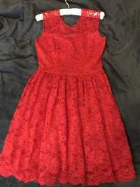 Сукня ,червоного кольору