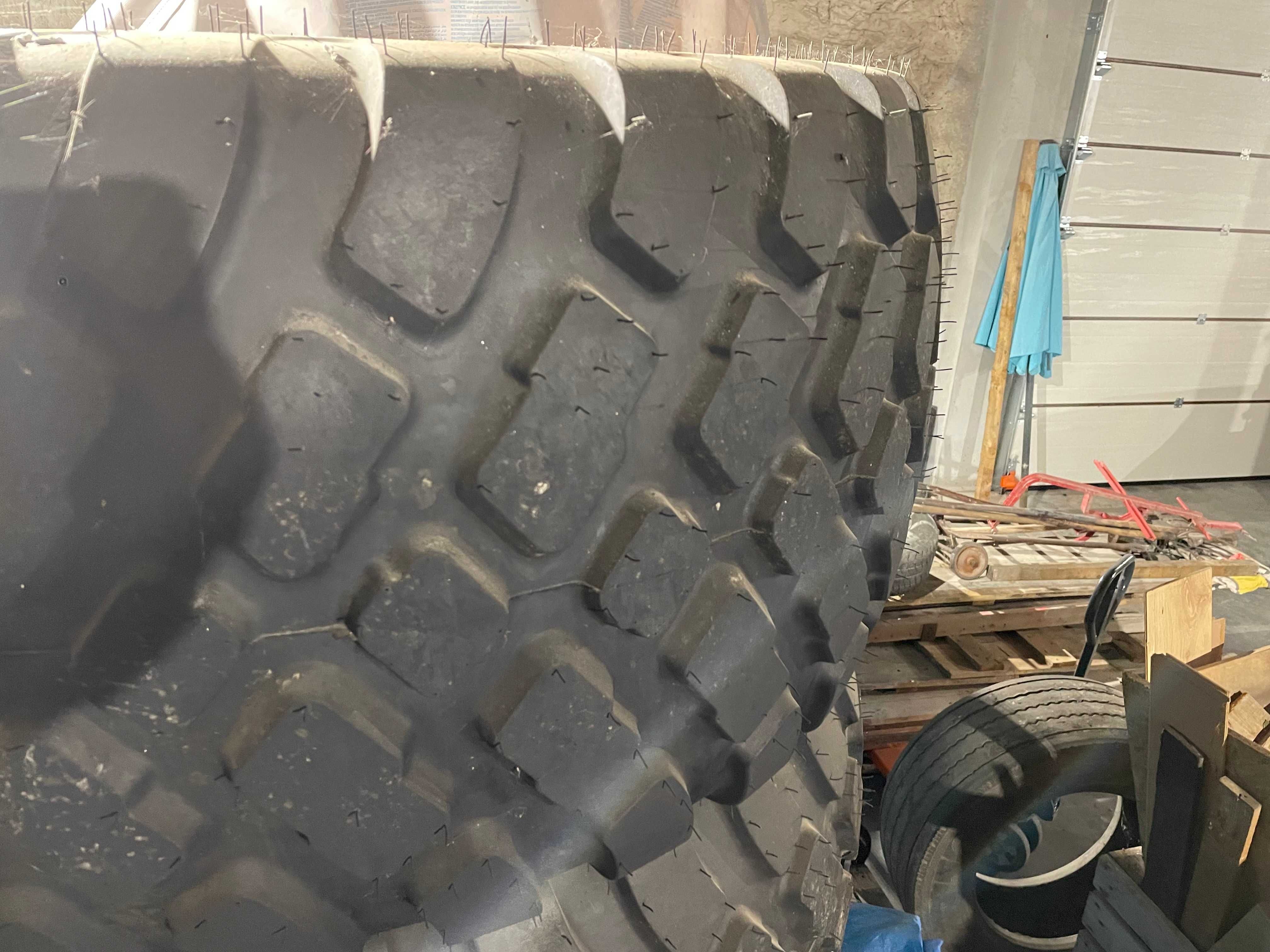 Opona 560/60R22.5 Alliance szt.4 NOWE