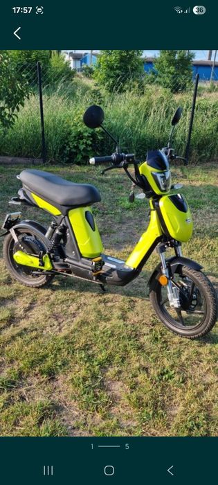 Skuter elektryczny