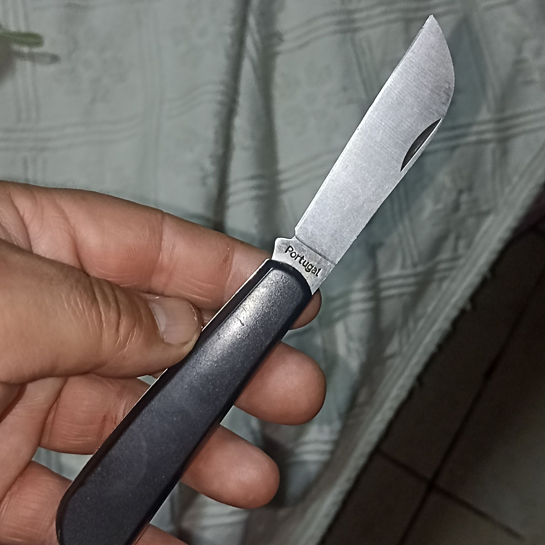 Navalha nova com lamina grossa afiada