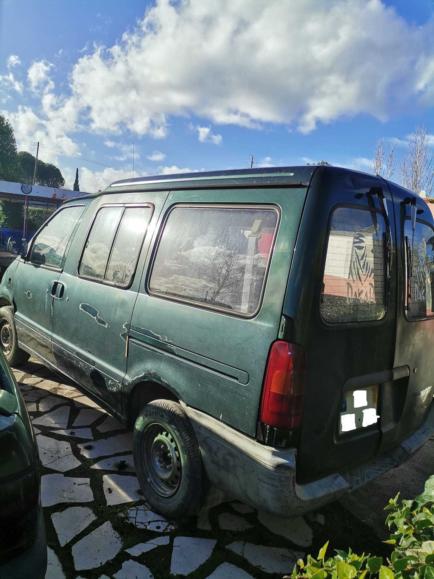 Carrinha Nissan Vanette de 1997 para peças