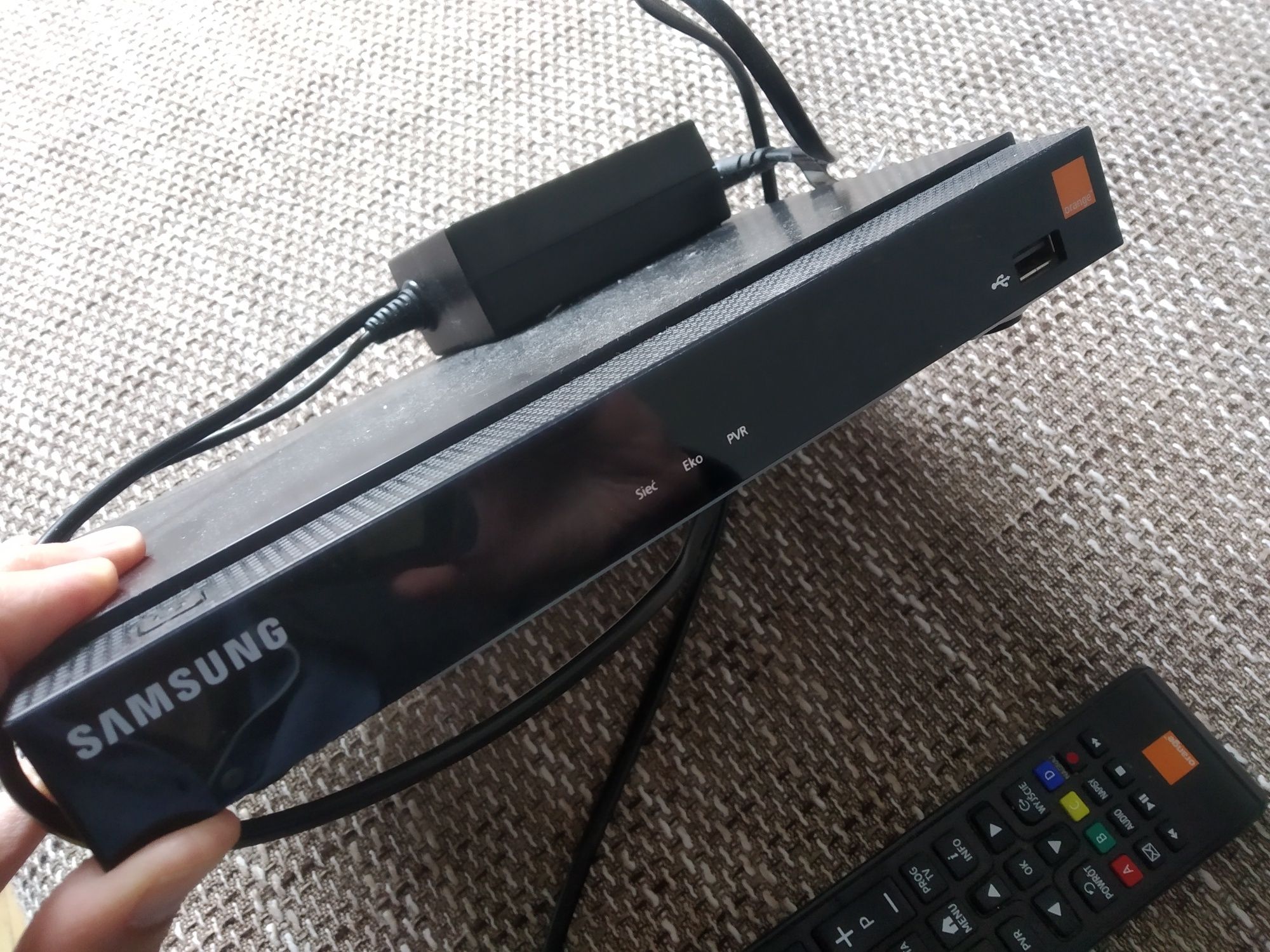 Samsung icu 100 dekoder uhd HDMI pilot Orange
