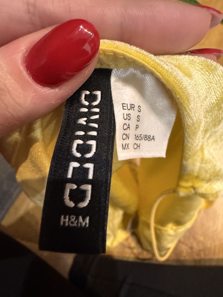 Żółty crop top na ramiączkach