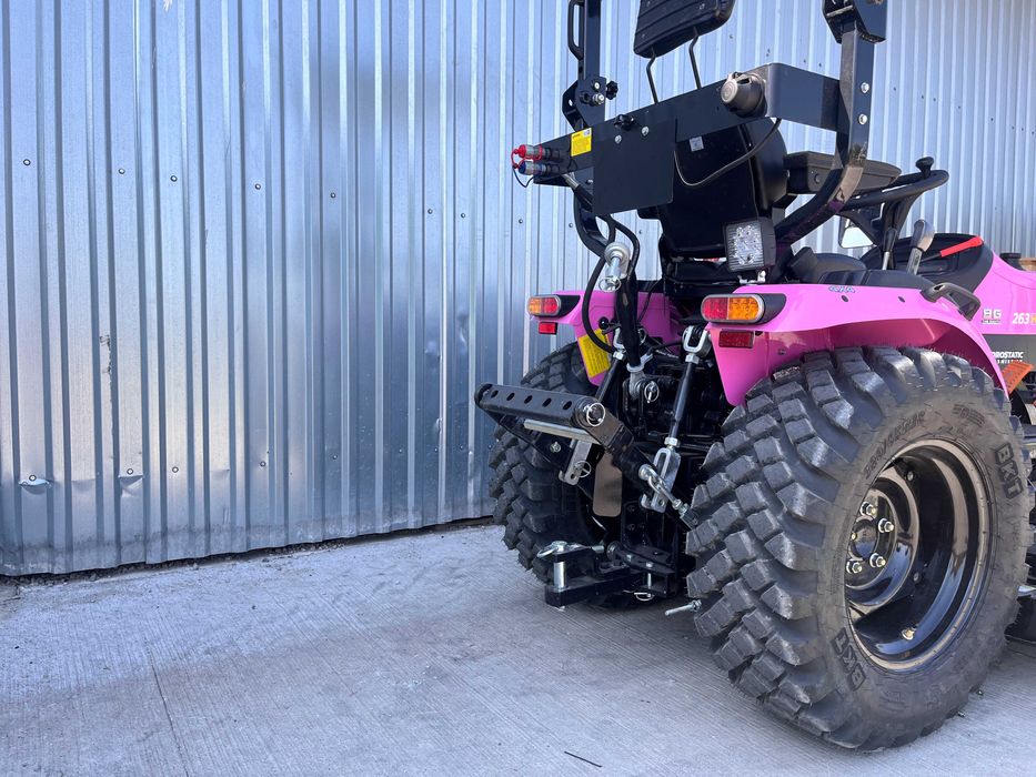 Traktorek Kosiarka międzyosiowa do trawy 4x4 3 cylindry 25KM HIT HST