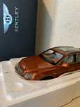 Bentley Bentayga (2016) z Kyosho > Scala 1:18