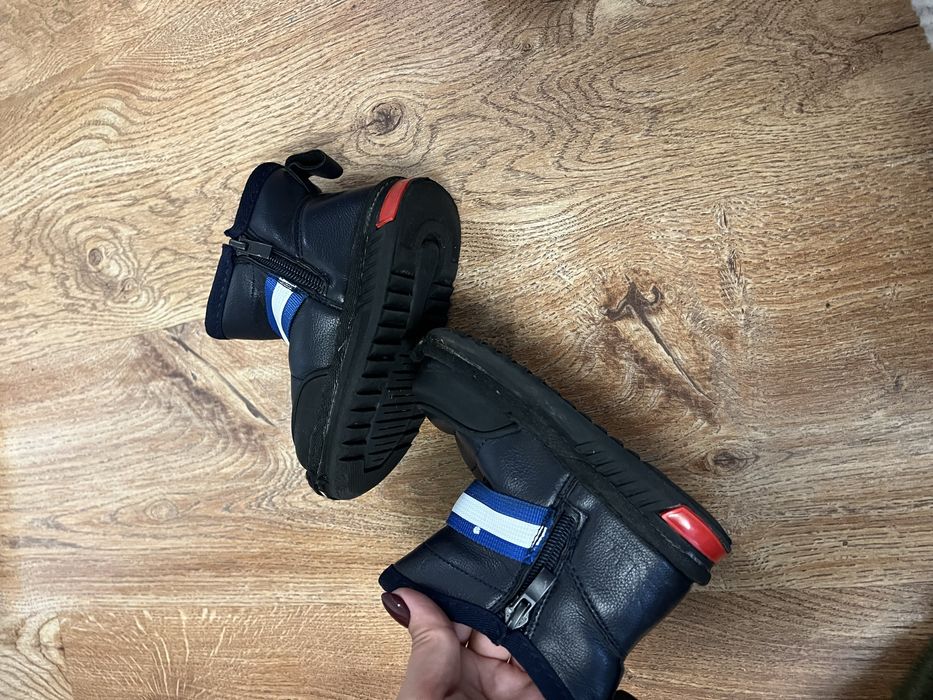 Продам дитячі зимові  чобітки на хлопчика