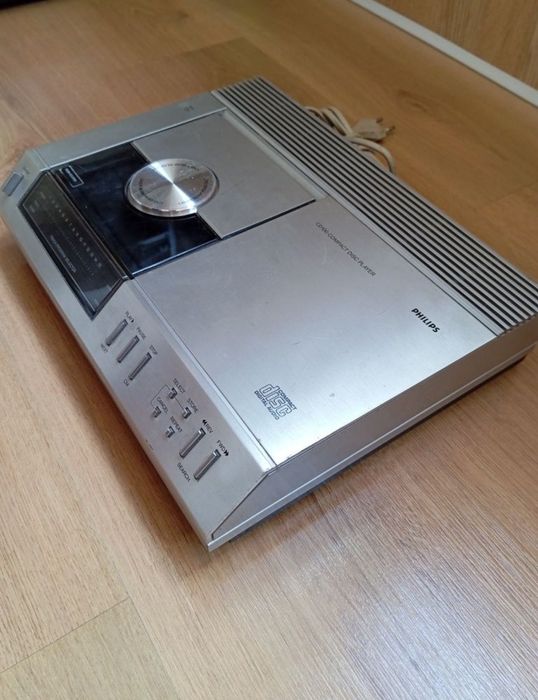 Philips CD-100..