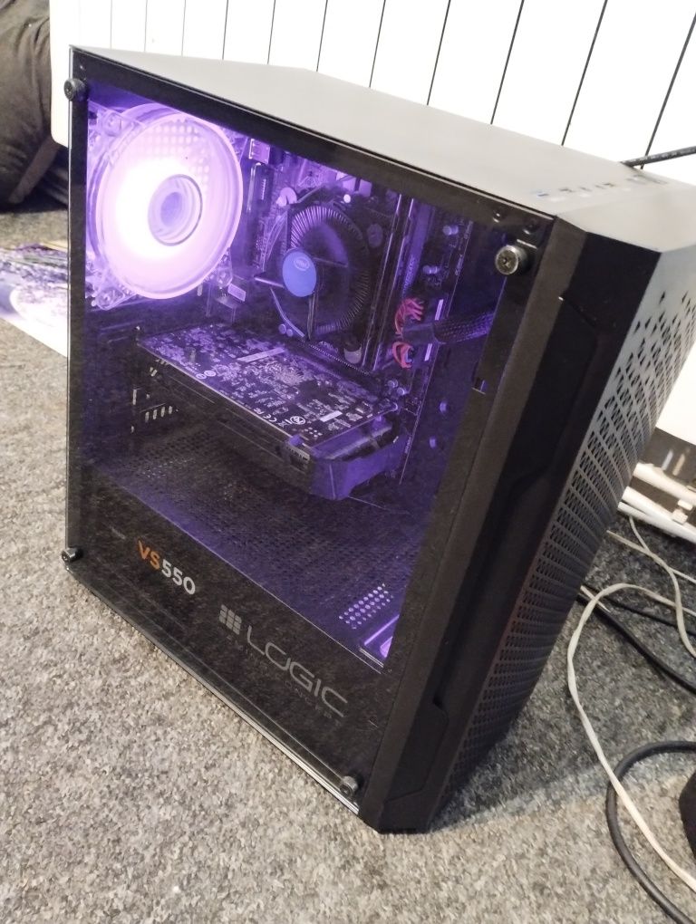 Komputer gamingowy + monitor