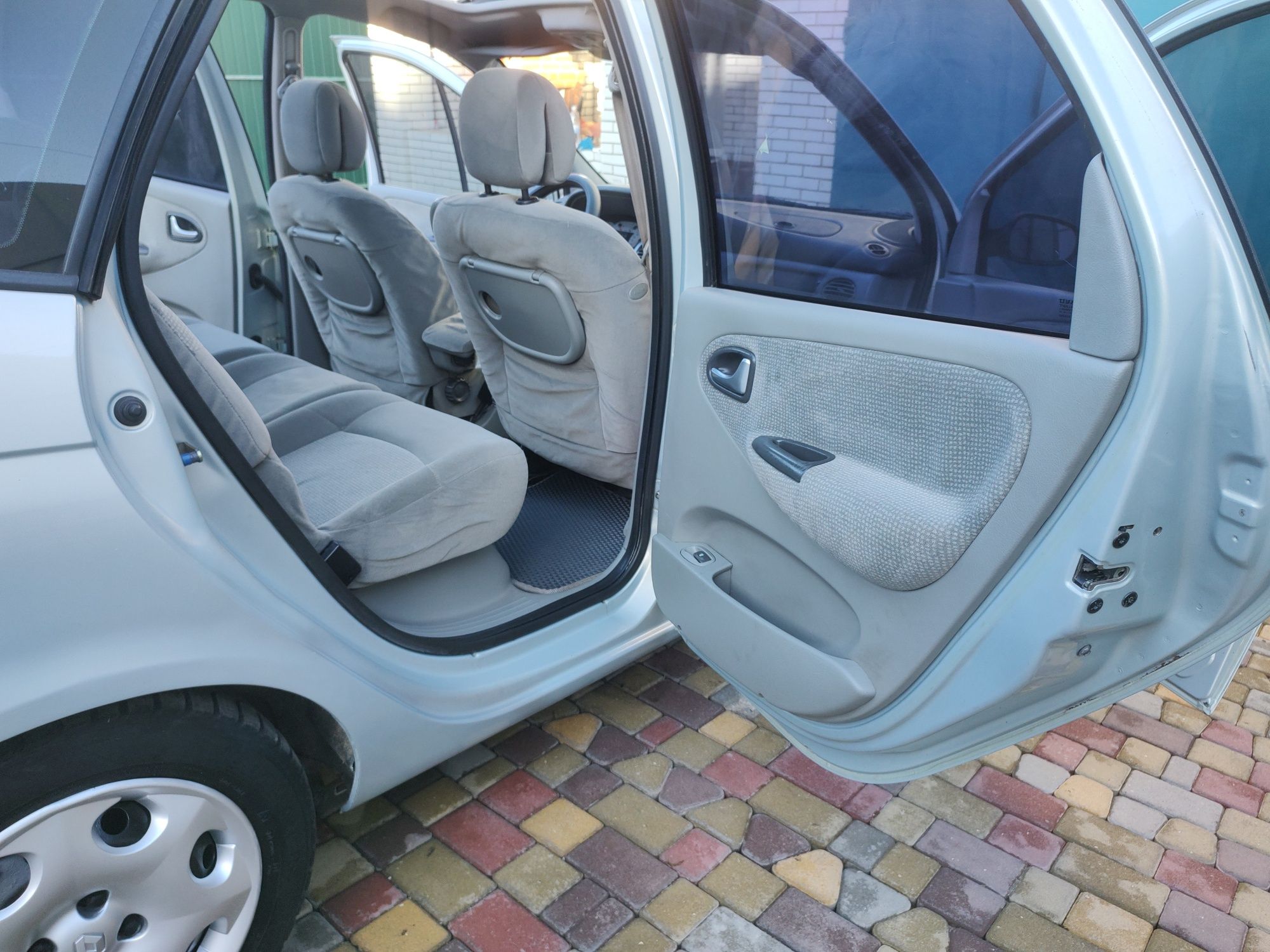 Renault Scenic 2.0automat+climat Не крашеный