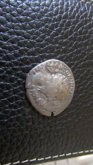монета римский динарий