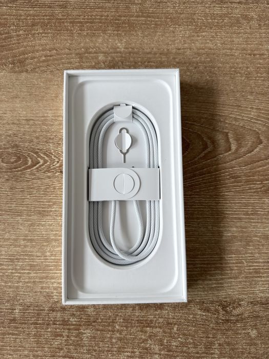 iPhone 16 PRO MAX na gwarancji etui Pancernik gratis