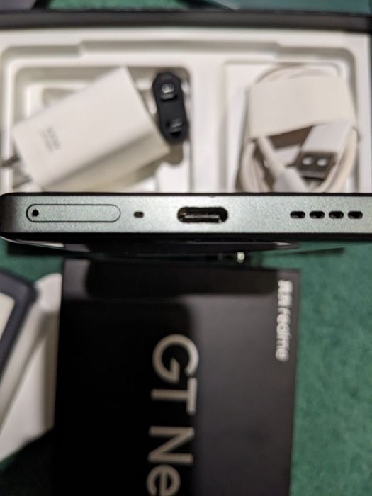 Realme GT neo6 Se 16/256.