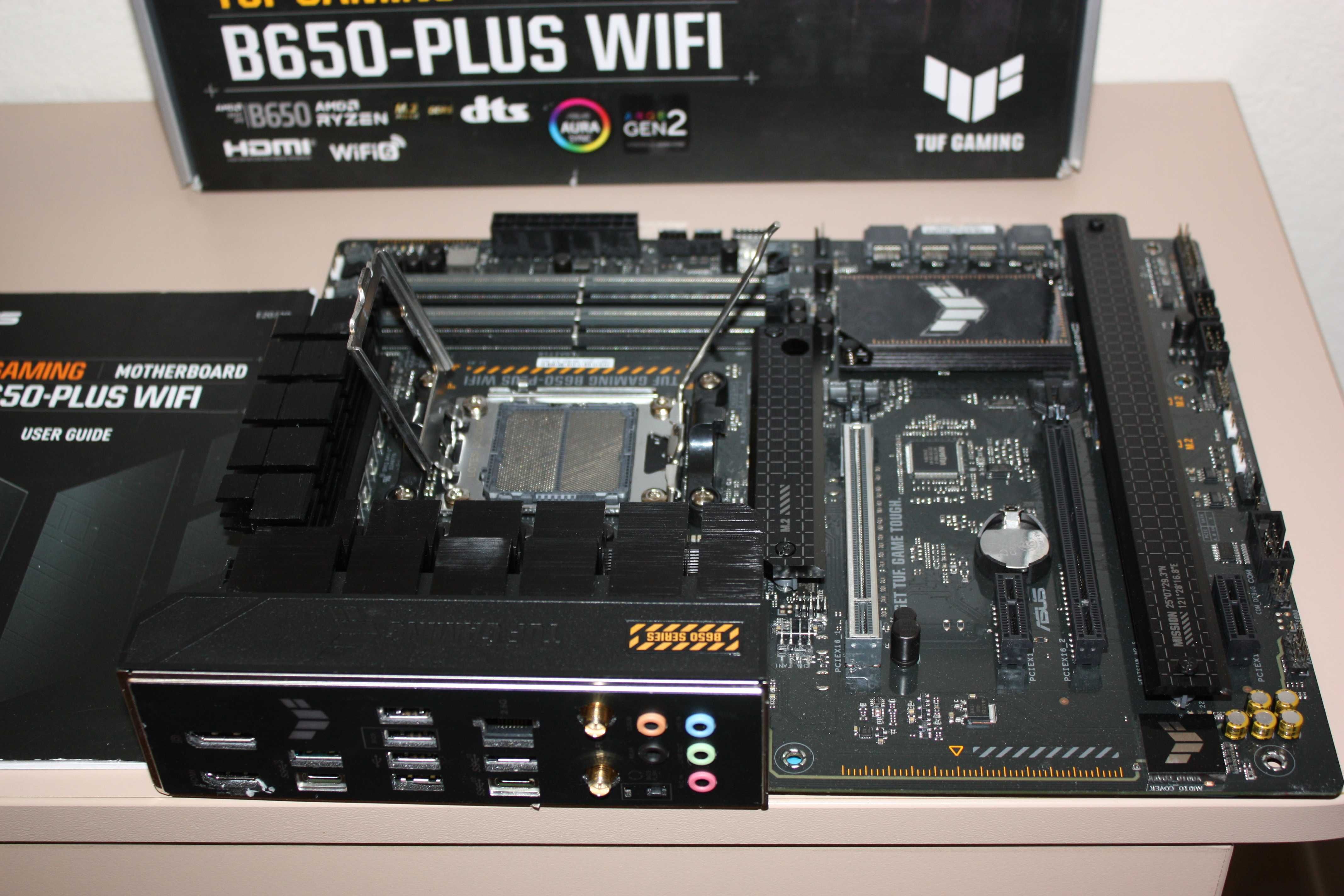 Материнська плата Asus TUF Gaming B650-Plus Wi-Fi