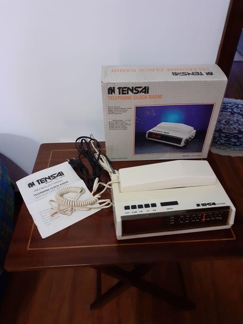 Telefone com rádio e despertador