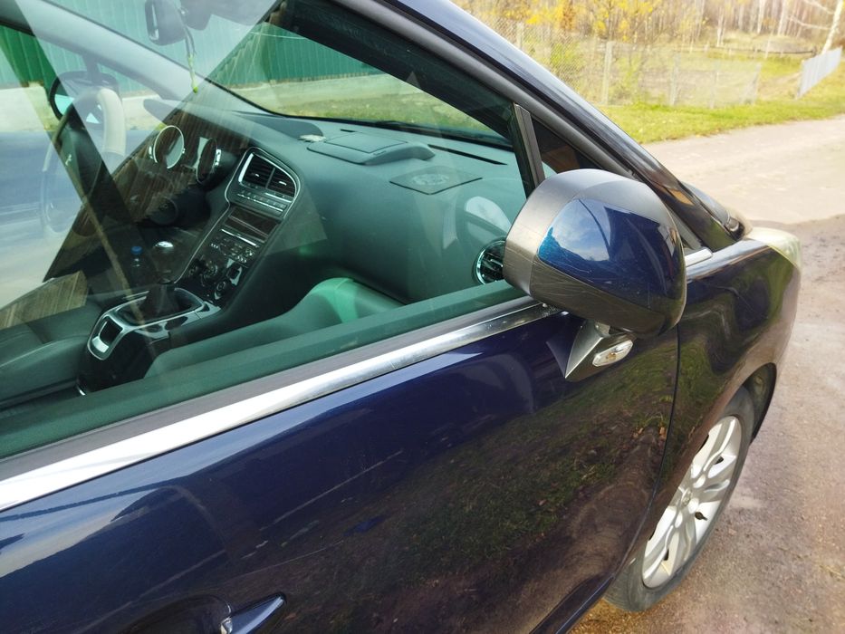 Продам авто Пежо 5008