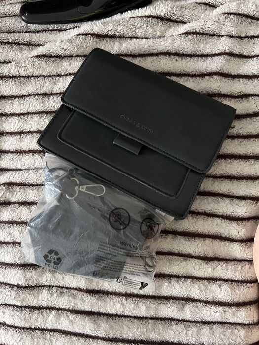 Нова сумочка через плече