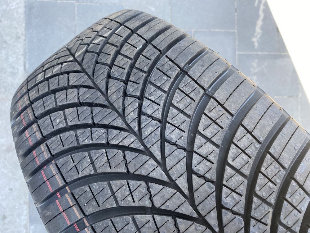 Opony wielosezonowe Goodyear Vector4Seasons Cargo 225/55 R17C 2022r.