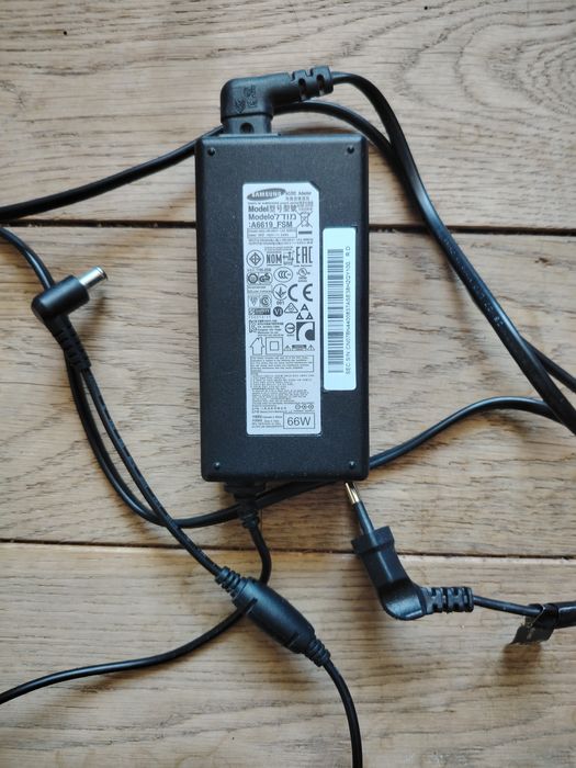Zasilacz do laptopa samsung