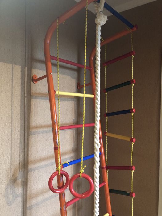 Спортивна стінка дитяча