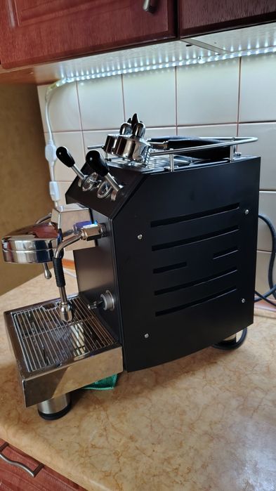 АКЦІЯ до ЧОРНОЇ П'ЯТНИЦІ: Кавоварка RENEKA Family Home