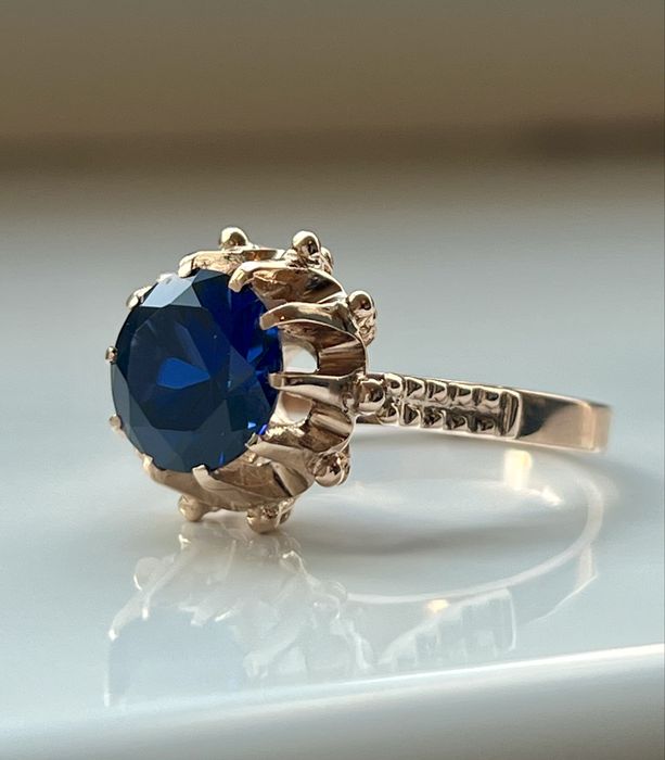 Золотое кольцо СССР. Сапфир. Золота каблучка радянська