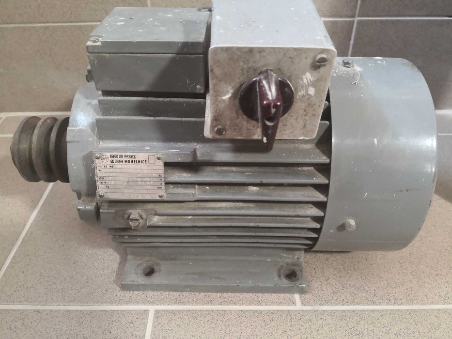 Silnik 3 fazowy 2,2kW 1430 or/min (tabliczka znamionowa na foto)