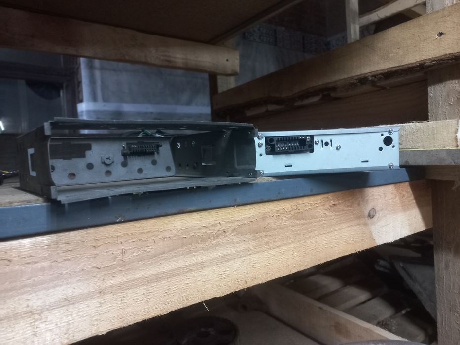 Вінтажна автомагнітола SATELLITE AJ-1710