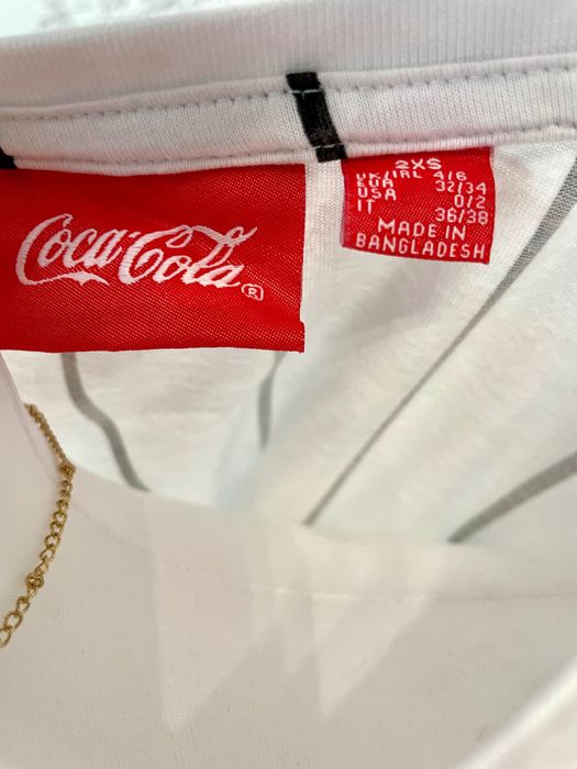Biały krótki t-shirt typu Crop top Coca Cola w czarne paski Primark Xs