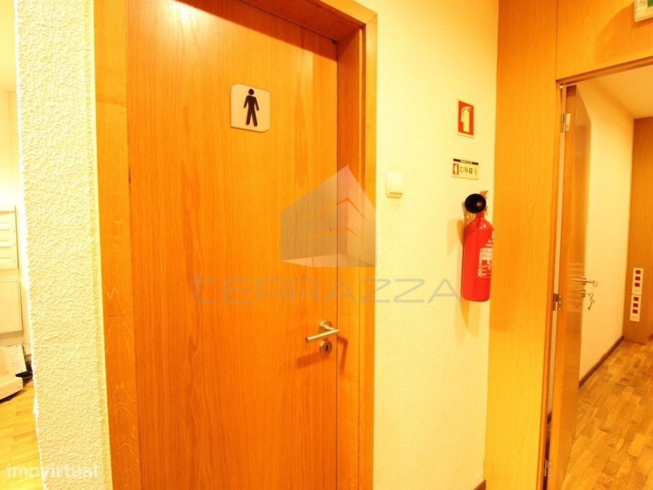 Escritório/loja a Santa Catarina - Porto, 197m².