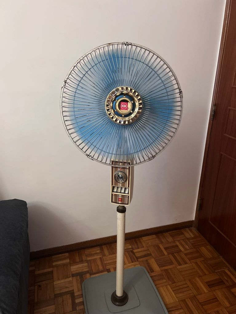 Ventoinha De Pé Alto