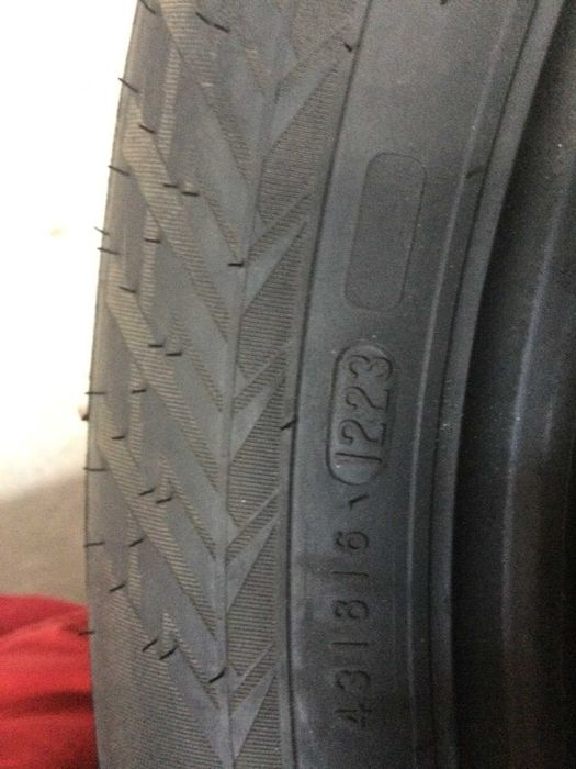 шини 225 60 R 18 nokian