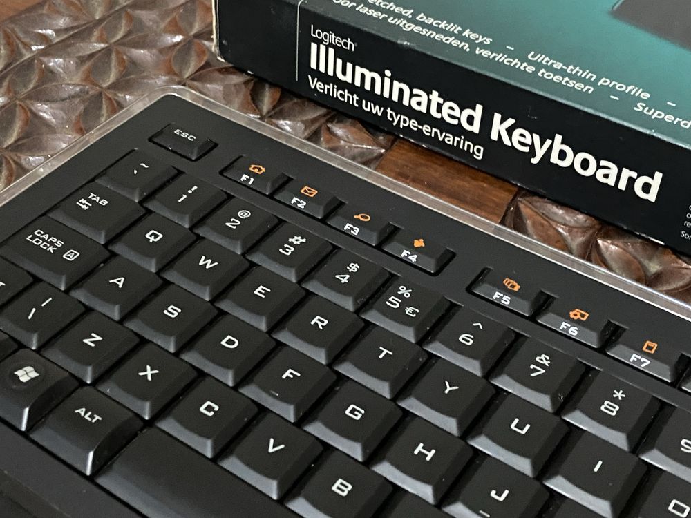 Teclado Iluminado Logitech