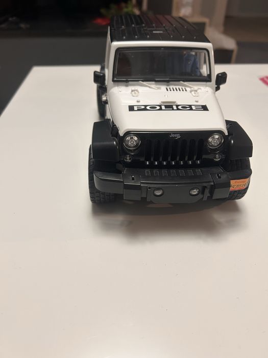 Jeep Wrangler Policyjny Bruder