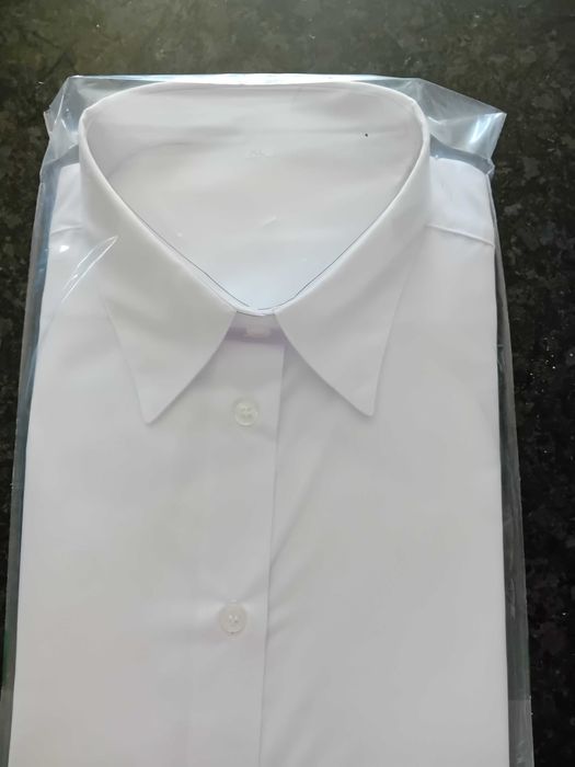 Camisa branca unisexo